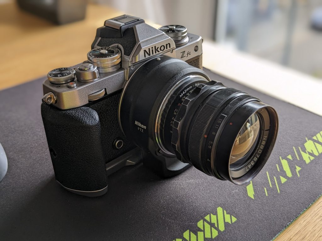 Nikon Zfc mit MIR 1B 2.8/37 an Nikon FTZ